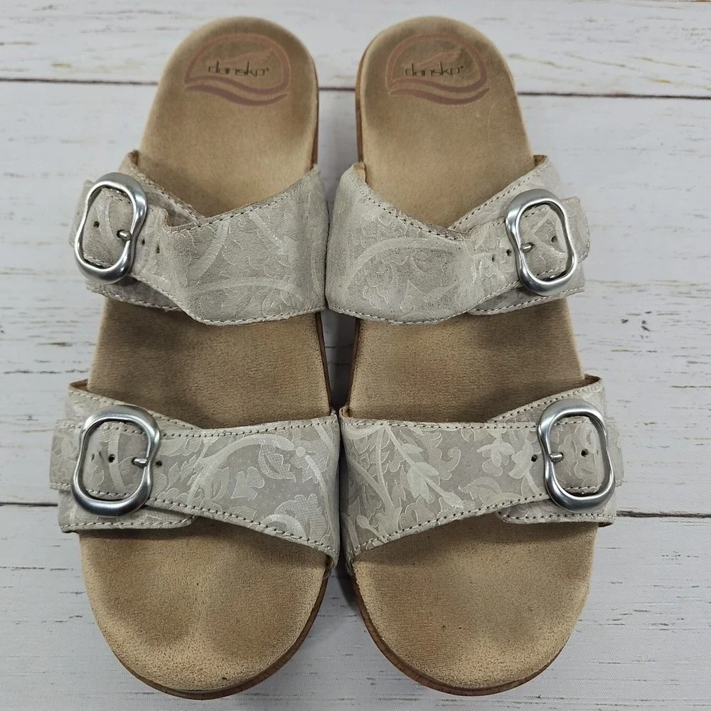 Dansko Sophie Beige Gray Buckle Floral Wood Wedge Leather Sandals EU 39 US 8.5-9